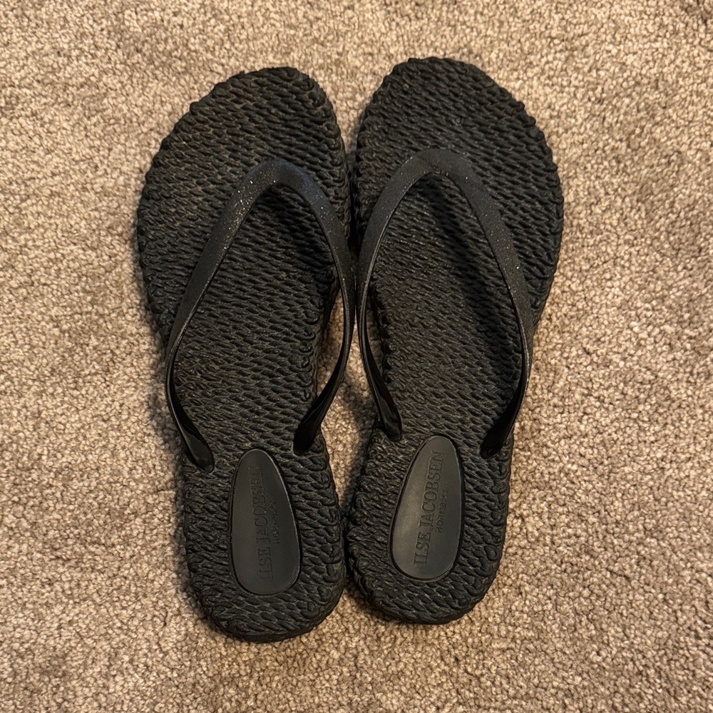 ILSE JACOBSEN Black Flip Flops